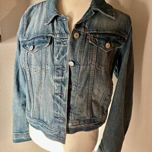 Levi's Women's Faded Blue Denim Jacket